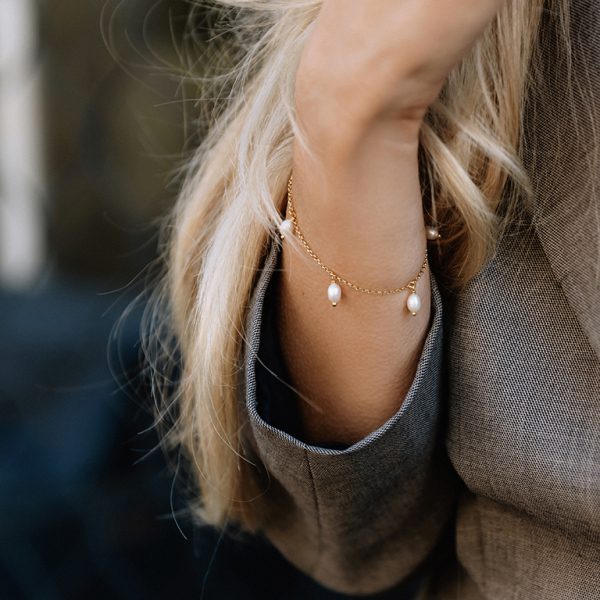 narukvica s biserima_Pearl Charms